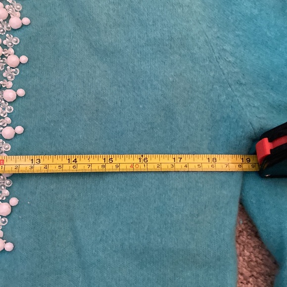 An antique (1940s) lambs wool beaded sweater size M - Picture 13 of 14